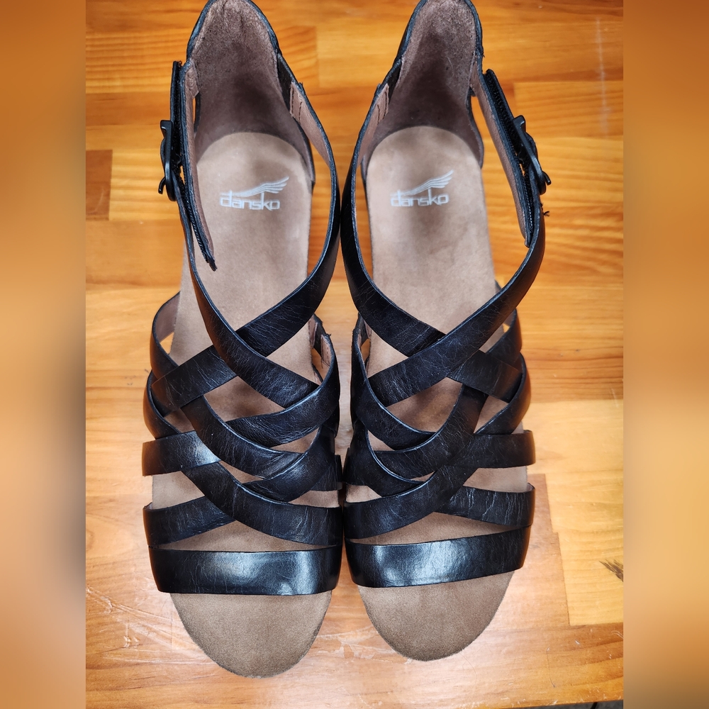 NWOT Dansko Vivian Gladiator Sandals Black leather size 41